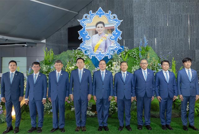 ถวายพระพรชัยมงคลและลงนามถวายพระพร สมเด็จพระนางเจ้าฯ พระบรมราชินี